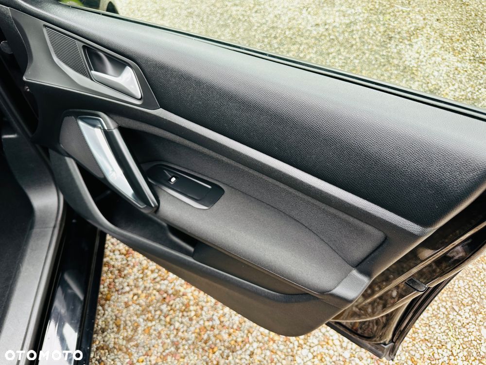 Peugeot 308 BlueHDi FAP 130 Stop & Start Allure Pack - 29