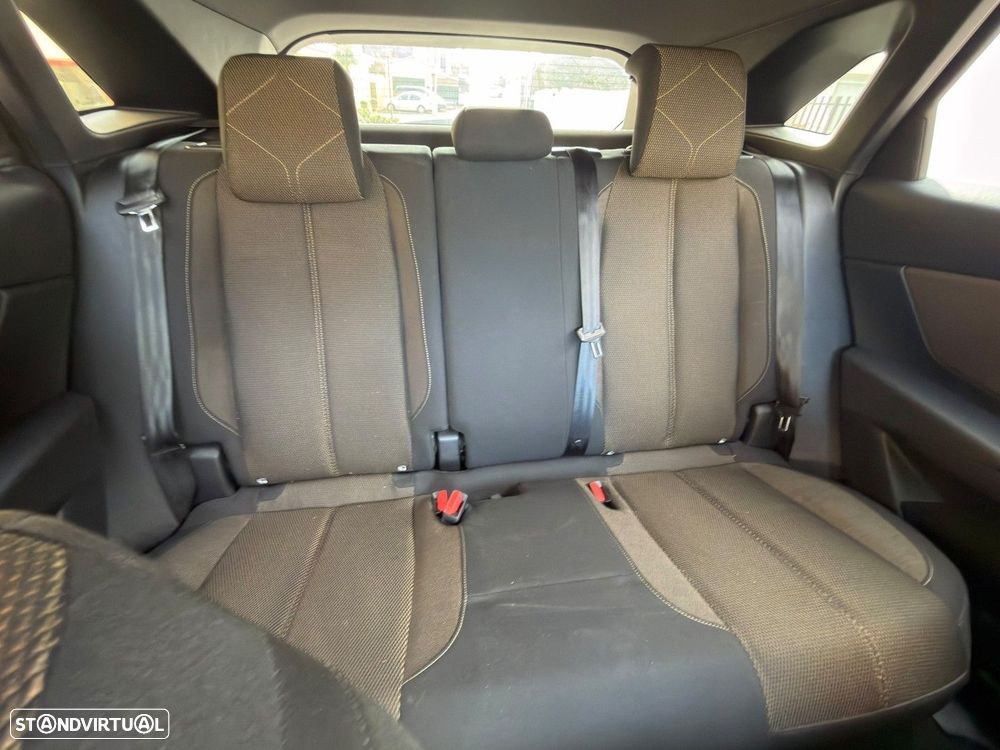 DS 7 Crossback E-Tense Bastille+ EAT8 — fotografia 16