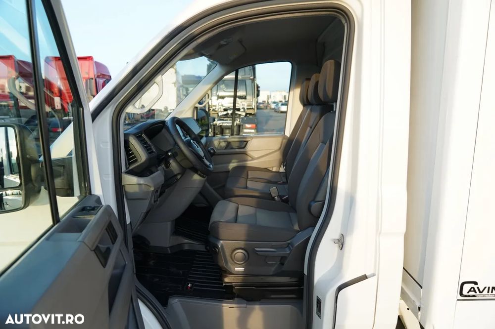 Volkswagen CRAFTER / CONTAINER / LIFT / 2019 / DUBLU / 3 LOCURI / - 24