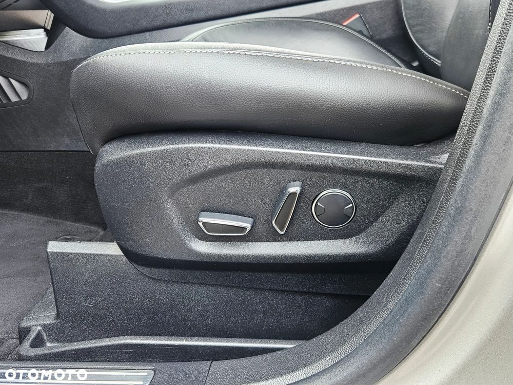 Ford S-Max 2.0 TDCi Allrad Titanium - 28