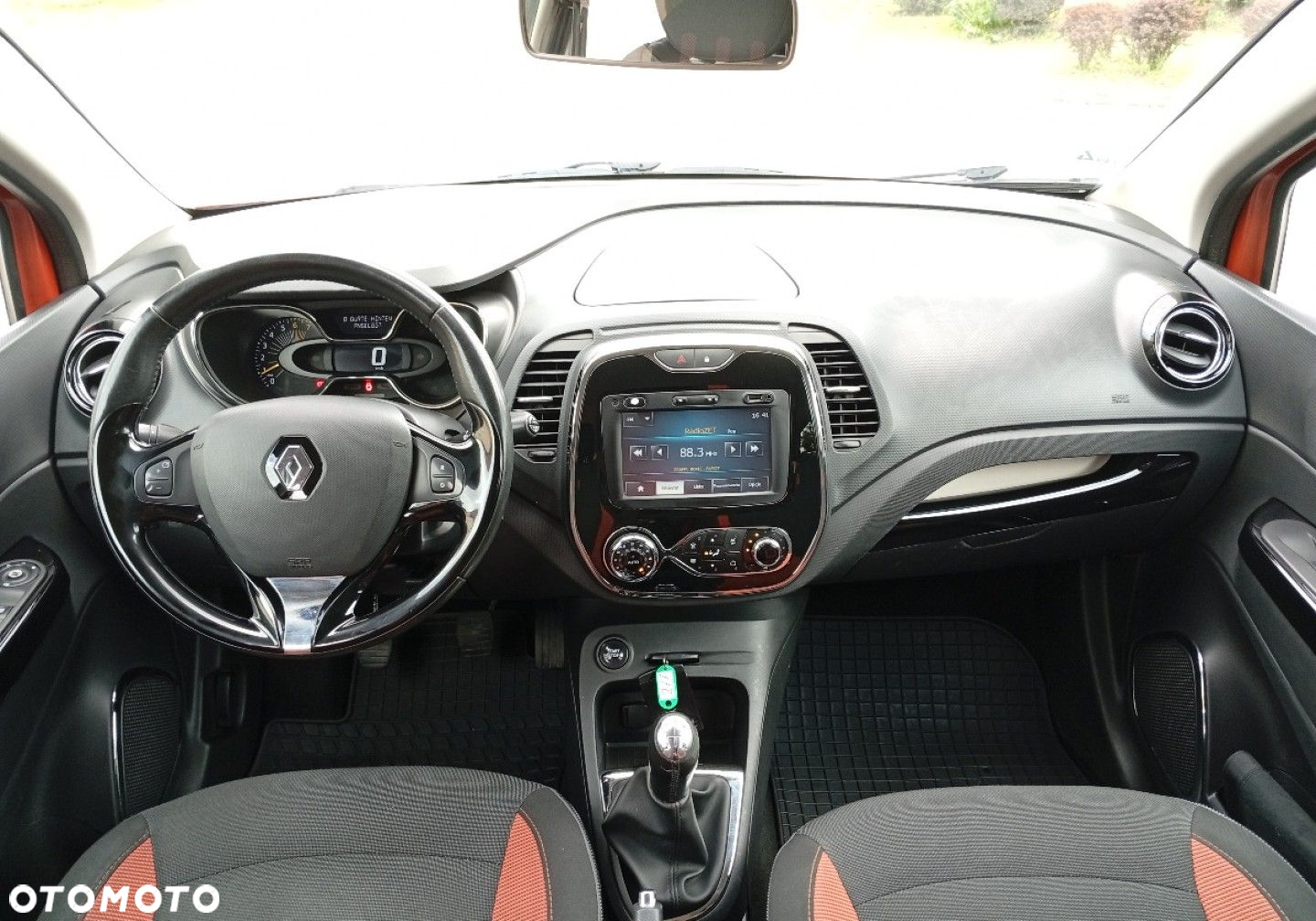 Renault Captur - 25