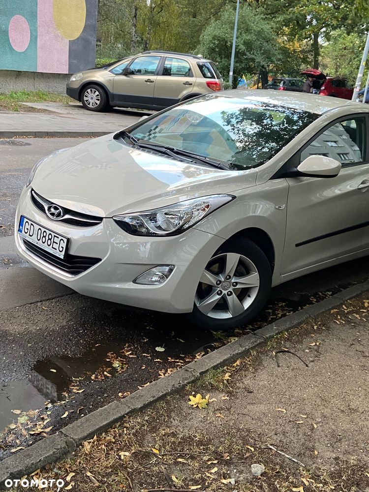 Hyundai Elantra 2011 photo 3