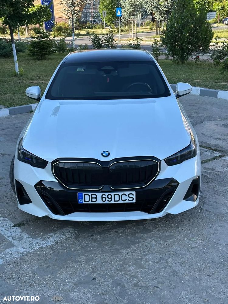 BMW Seria 5 520i AT MHEV - 1