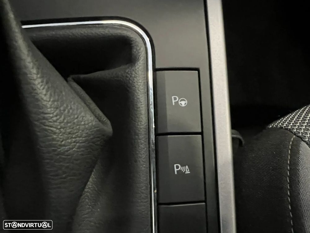 SEAT Arona 1.0 TGI FR - 18