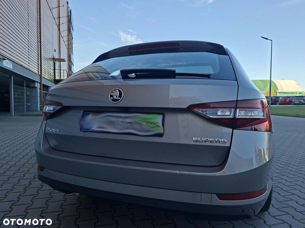 Skoda Superb 2.0 TDI Style DSG - 23