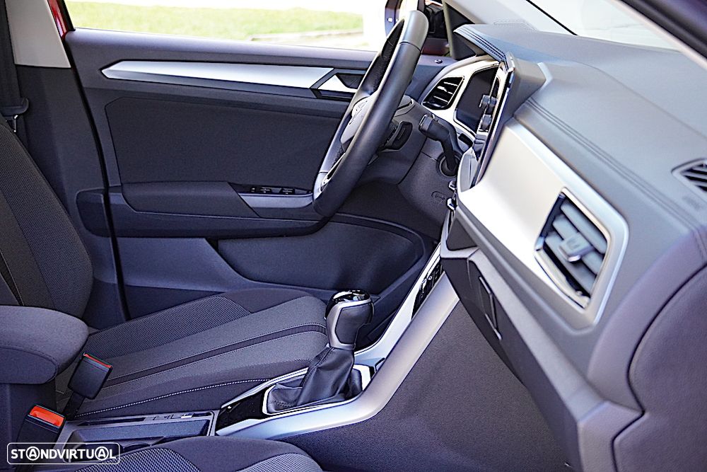 VW T-Roc 1.5 TSI Urban DSG - 24