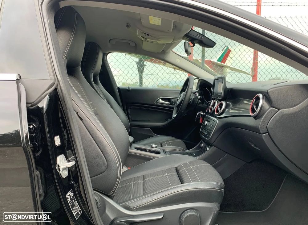 Mercedes-Benz CLA 200 d 4Matic 7G-DCT AMG Line - 13