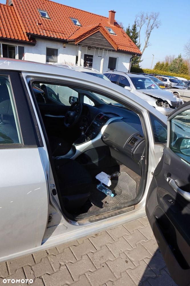 TOYOTA AURIS E15 I LIFT 5D HB 2012 1F7 1.6 16V 1ZR-FAE 132KM EC60 SREBRNY na części - 12