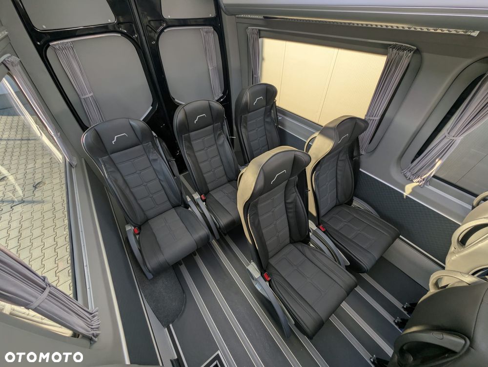 Mercedes-Benz Sprinter - 25