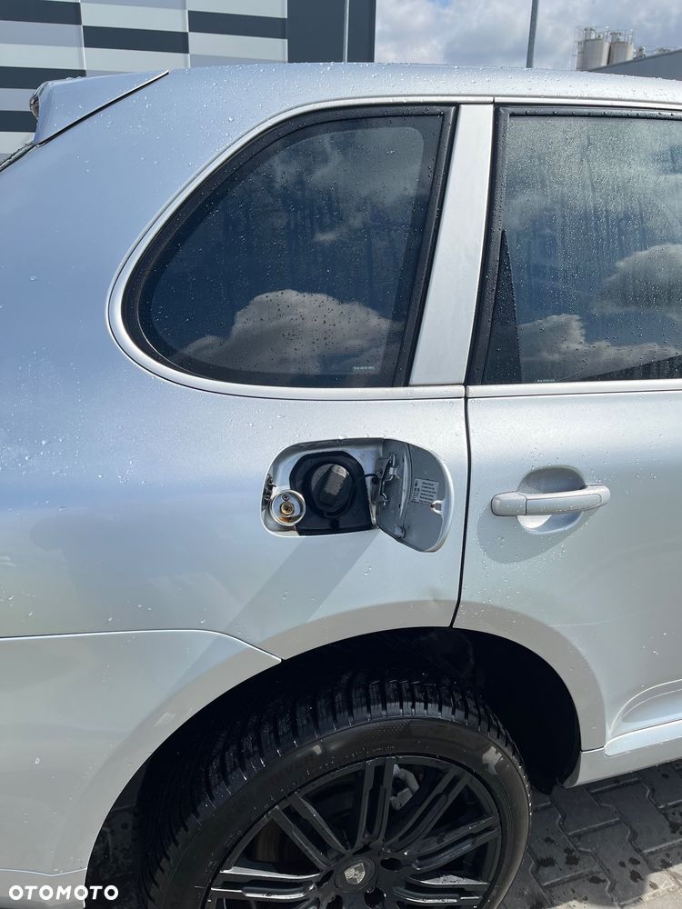 Porsche Cayenne - 15