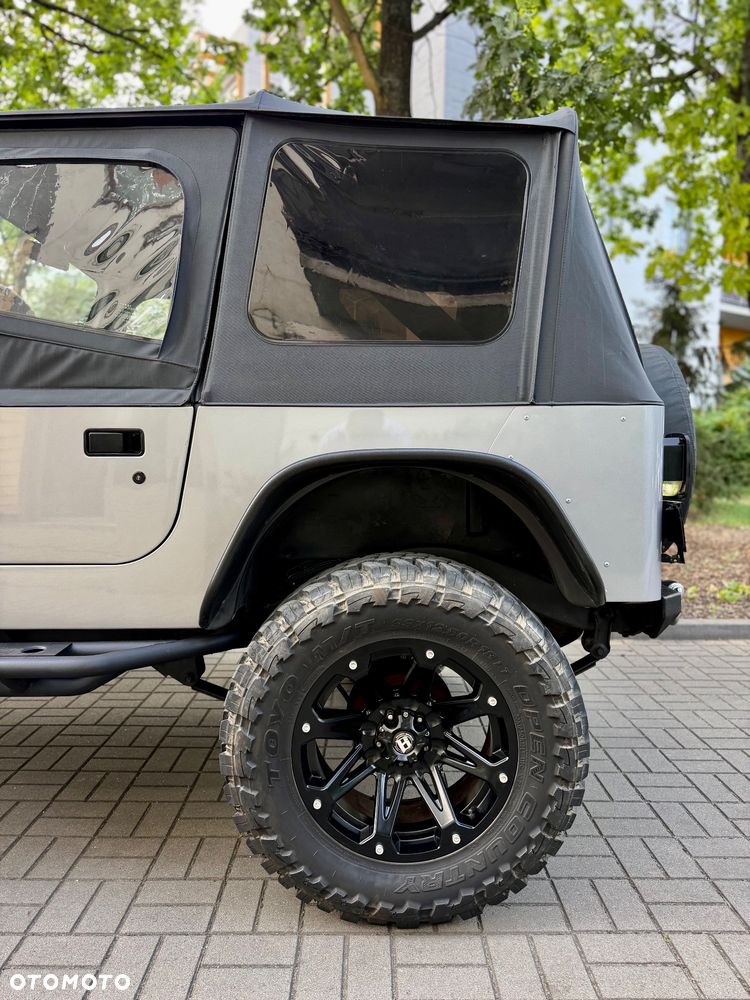 Jeep Wrangler 2.5L - 11