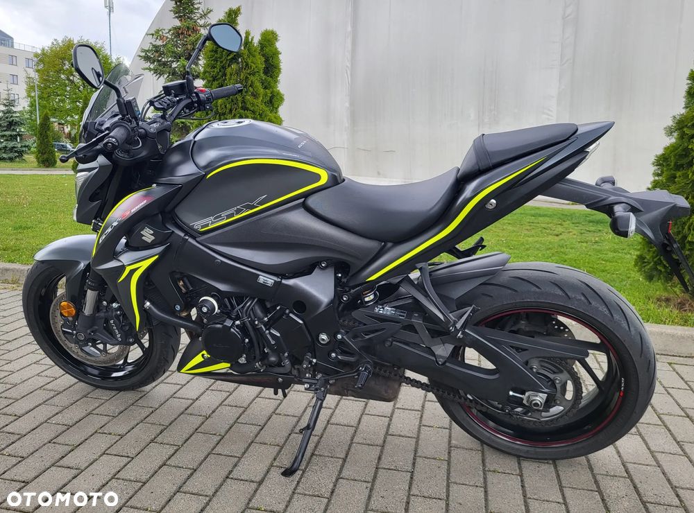 Suzuki GSX 1000 - 10