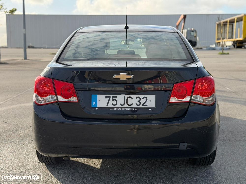 Chevrolet Cruze 1.6 LS - 12