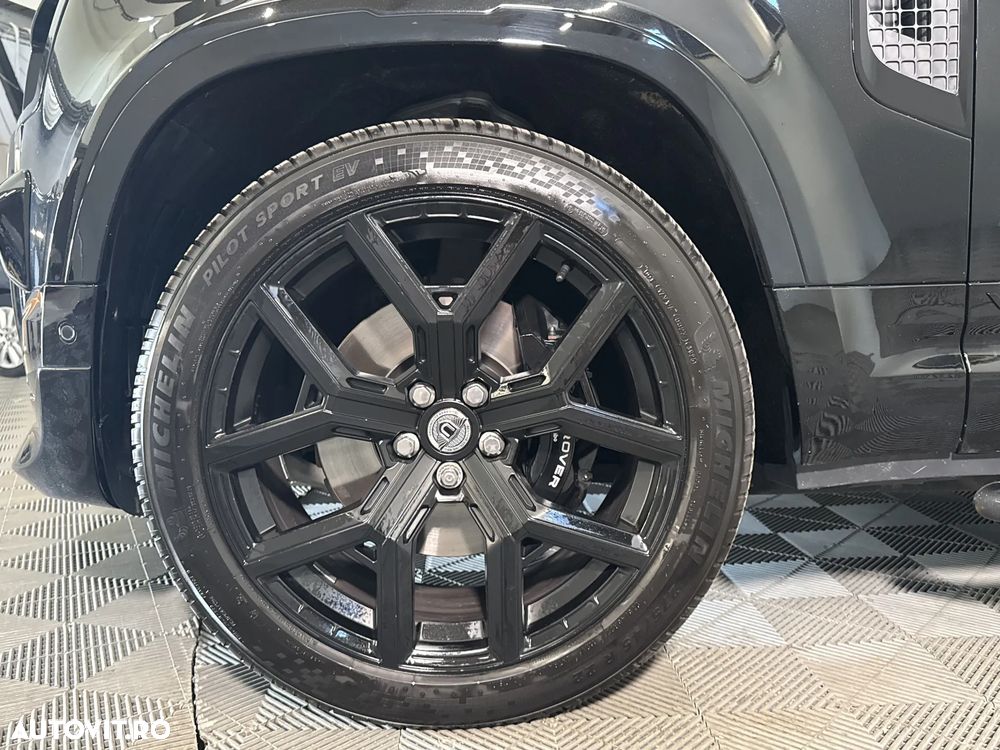Land Rover Defender - 14