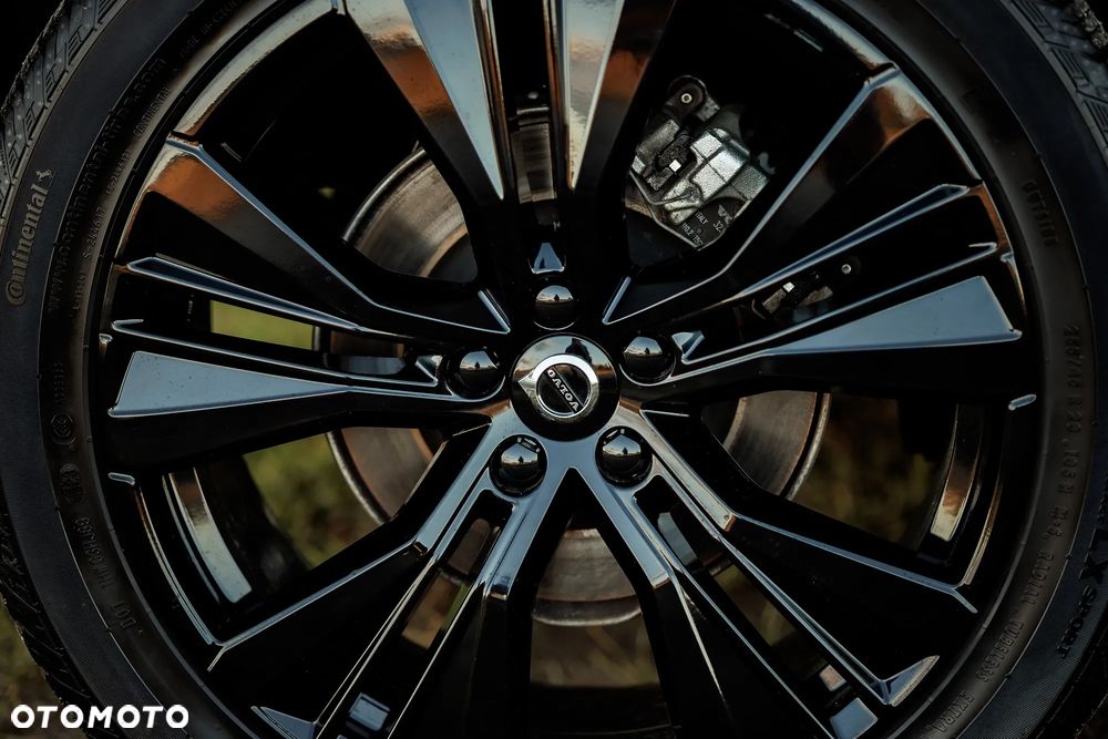 Volvo XC 60 B5 B AWD Plus Black Edition - 13