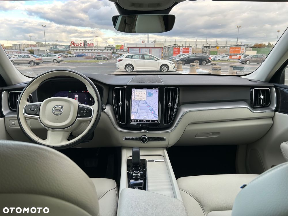 Volvo XC 60 T4 Momentum Pro - 6