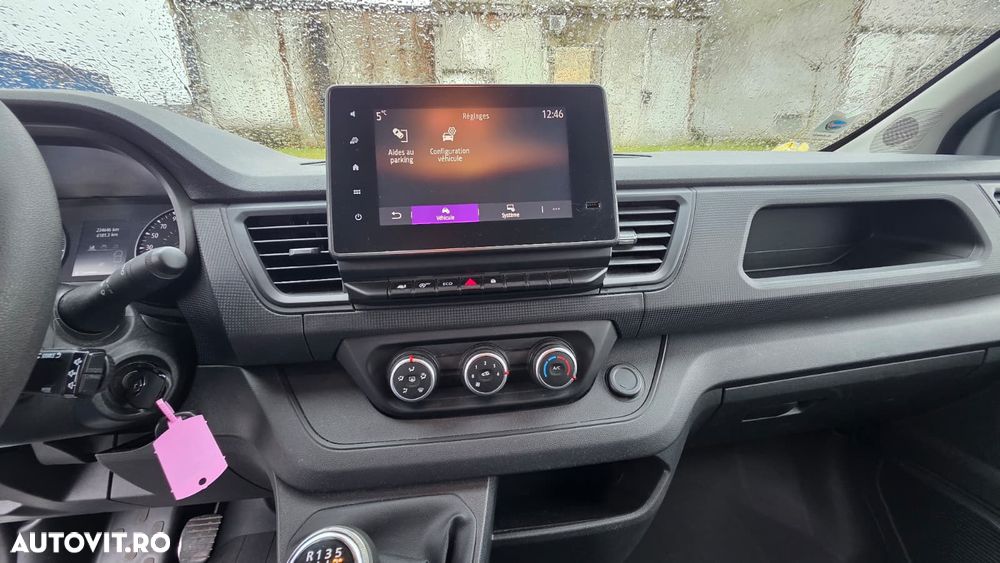 Renault Trafic - 15