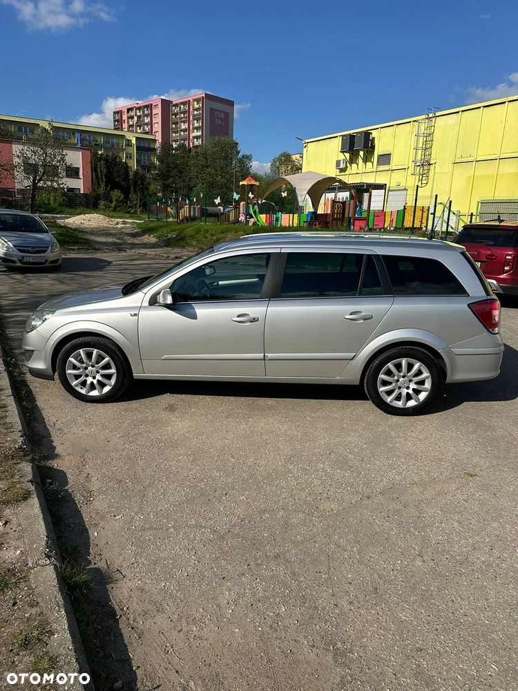 Opel Astra 1.6 Design Edition - 11