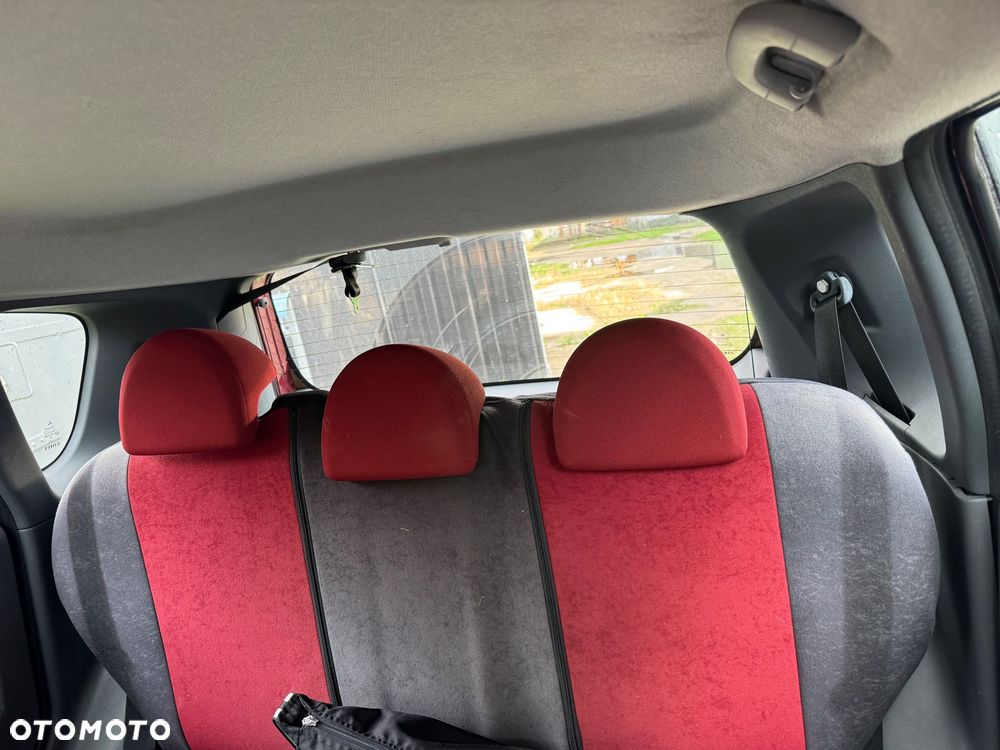 Mitsubishi Colt 1.1 Invite - 19