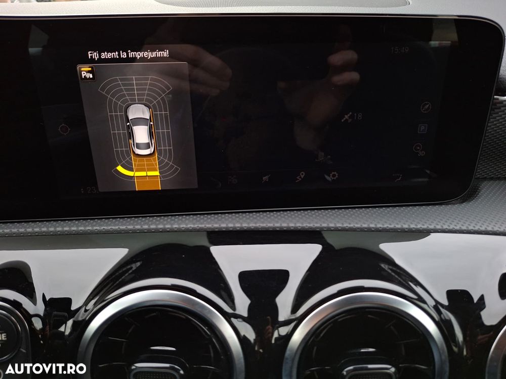 Mercedes-Benz CLA 180 7G-DCT - 17