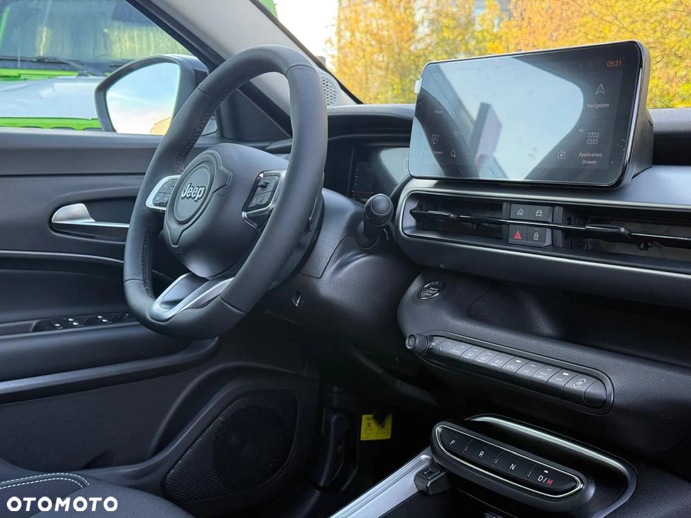 Jeep Avenger 1.2 T3 mHEV Altitude FWD eDCT6 - 9