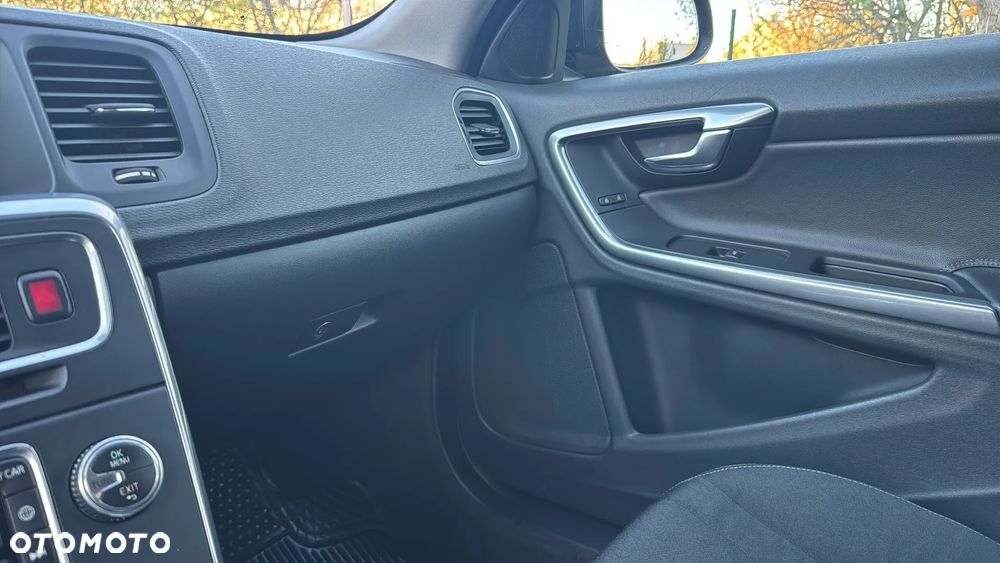 Volvo V60 D4 Geartronic Kinetic - 18