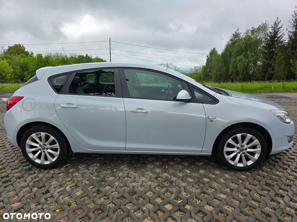Opel Astra 1.4 150 Jahre - 16