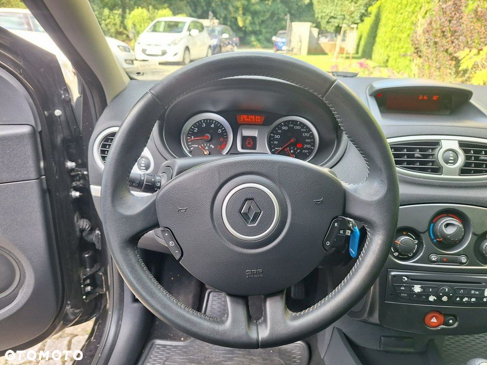 Renault Clio 1.2 16V 75 Dynamique - 10