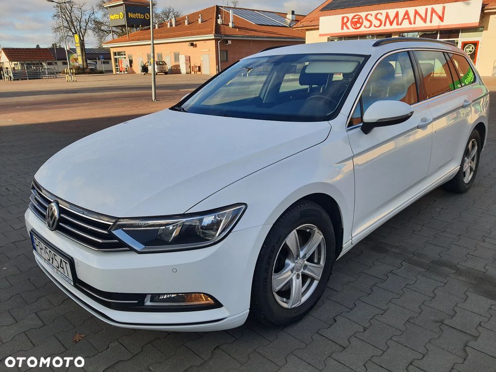Volkswagen Passat 2.0 TDI SCR DSG Comfortline - 1