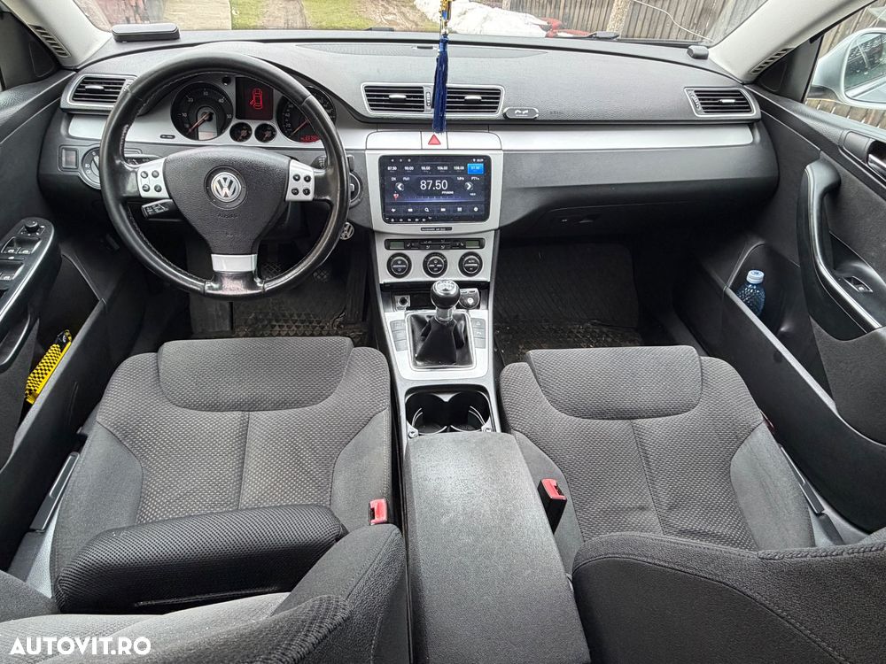 Volkswagen Passat 2.0 TDI Comfortline DPF 4Motion - 9