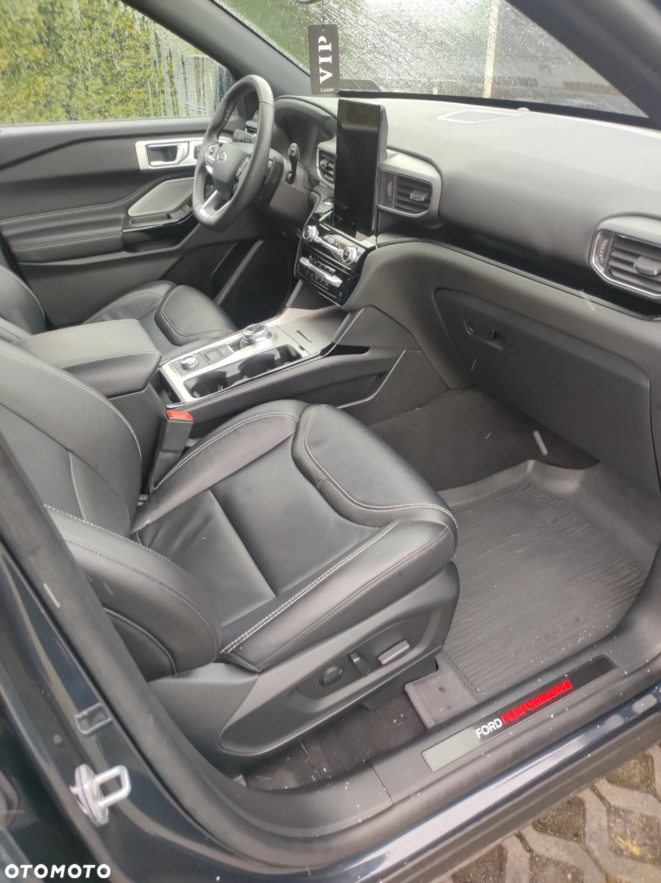 Ford Explorer - 25