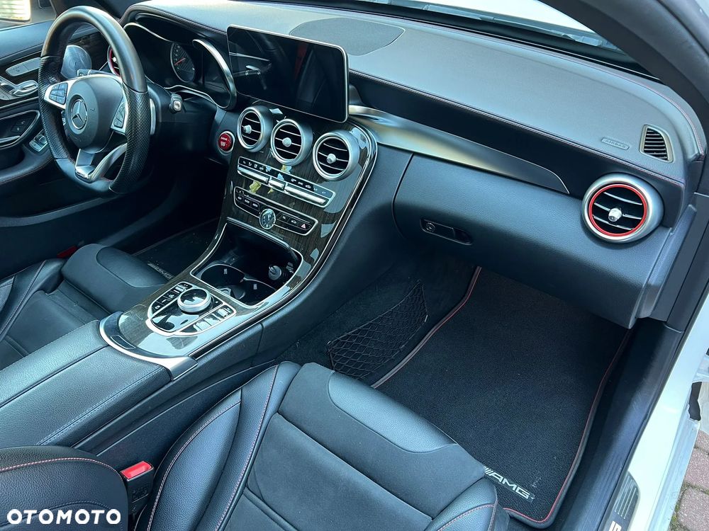 Mercedes-Benz Klasa C AMG 43 4Matic 9G-TRONIC - 22