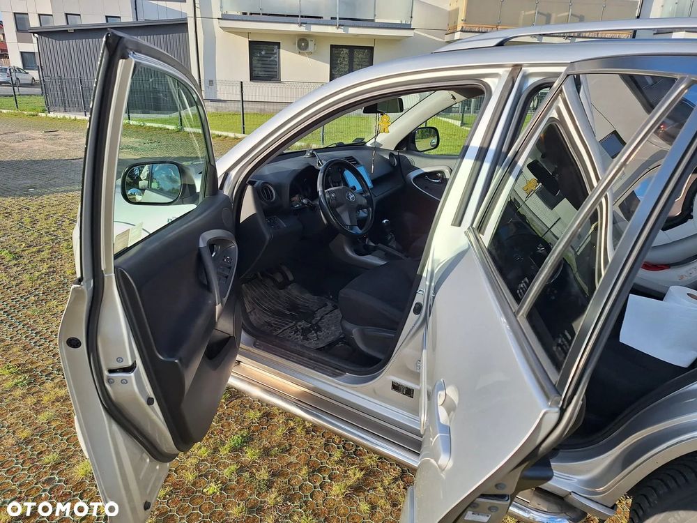 Toyota RAV4 2.2 D-CAT X - 8