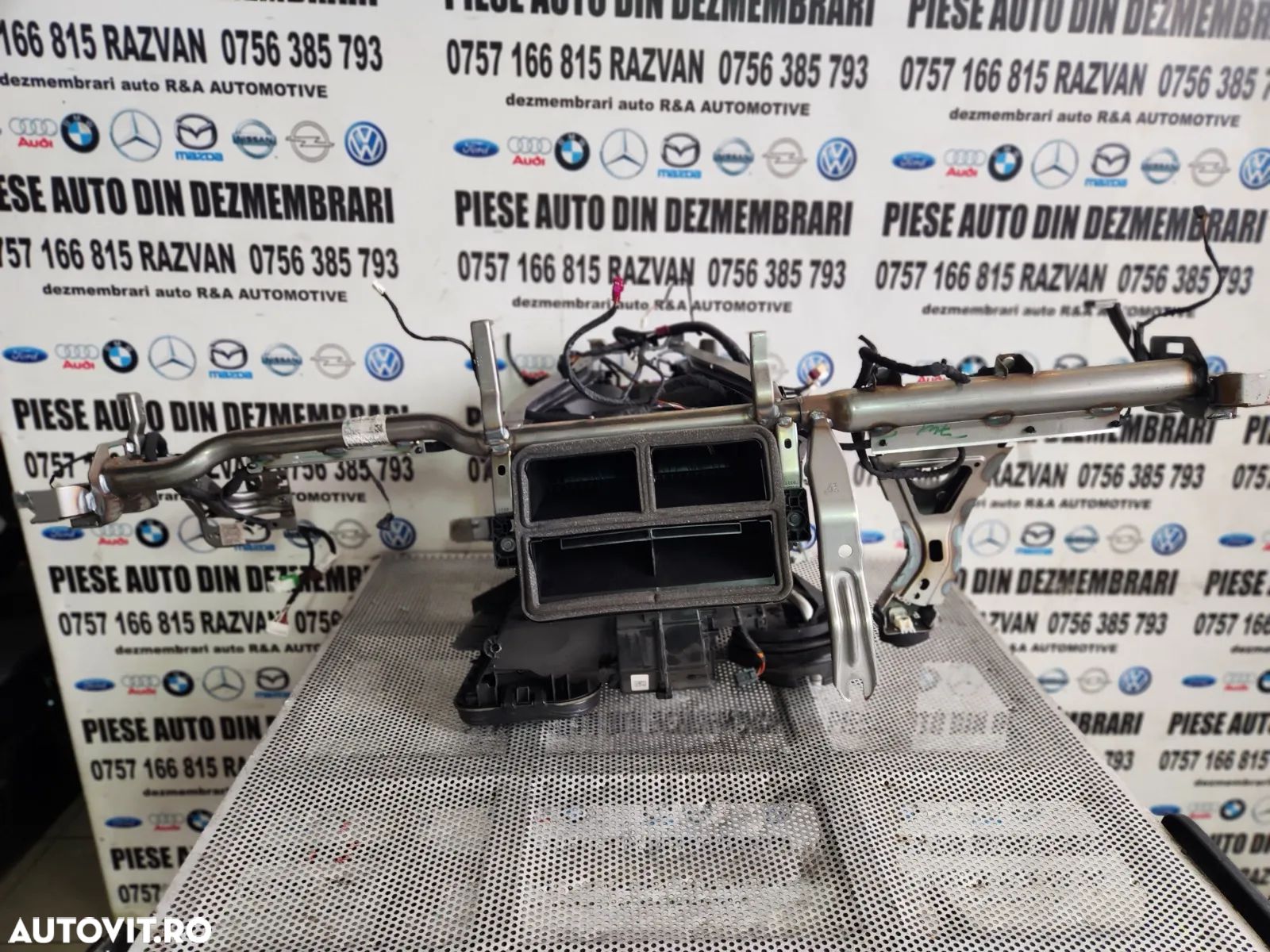Tulumba Carcasa Aeroterma Armatura Traversa Bord Bmw F40 F41 Volan Stanga Dezmembrez Bmw F40 M Pake - 1