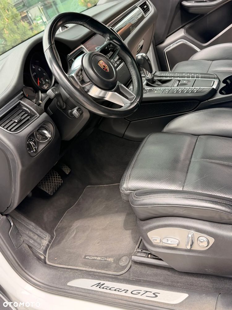 Porsche Macan - 10