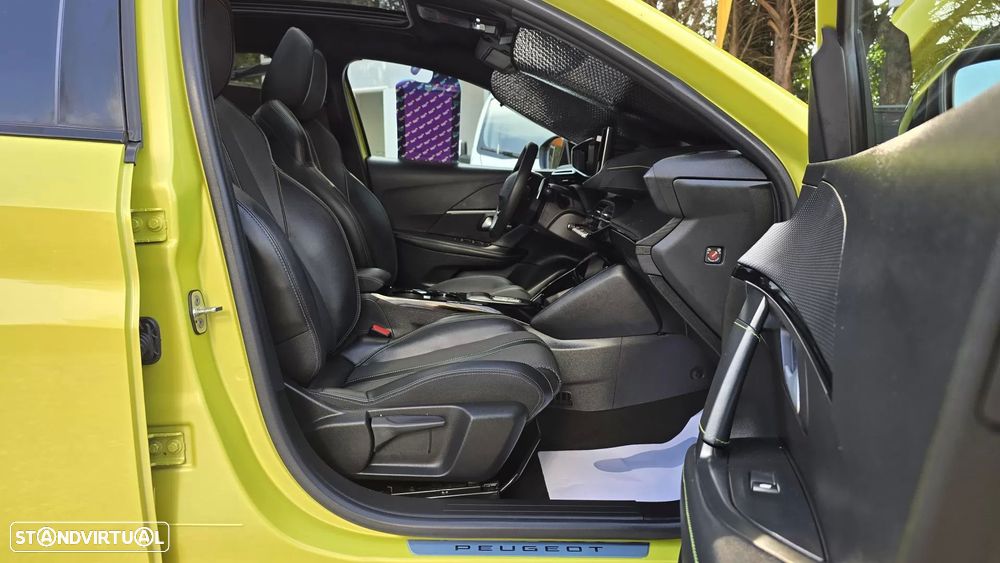 Peugeot 208 1.2 Hybrid GT e-DCS6 - 17