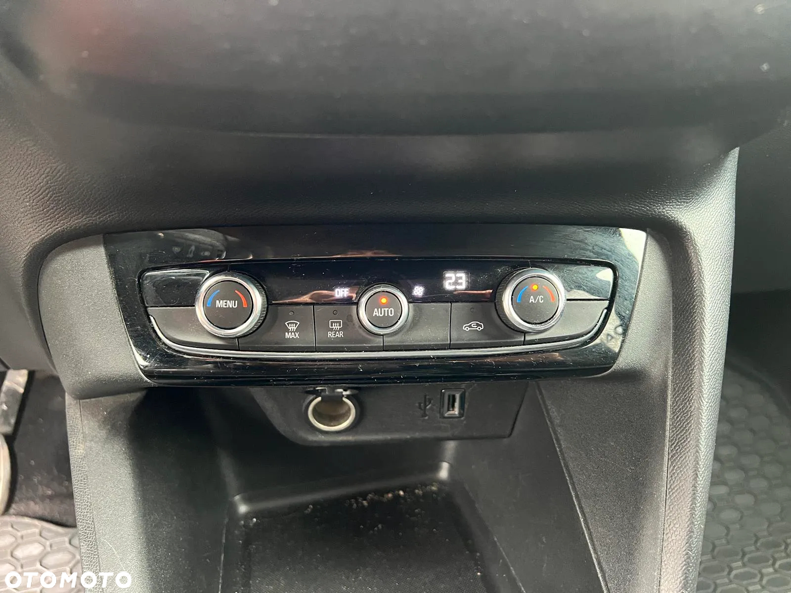 Opel Corsa 1.5 D Elegance S&S - 13