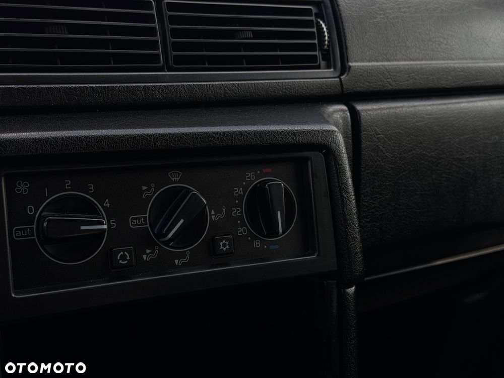Volvo 945 - 8