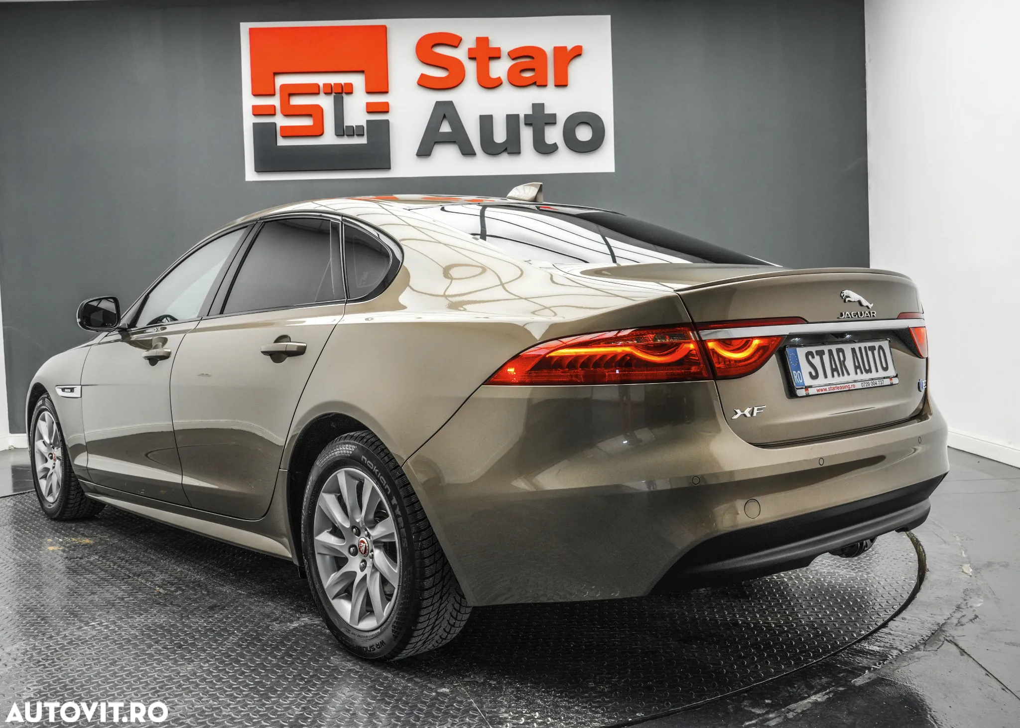 Jaguar XF 20d RWD E-Performance R-Sport - 4