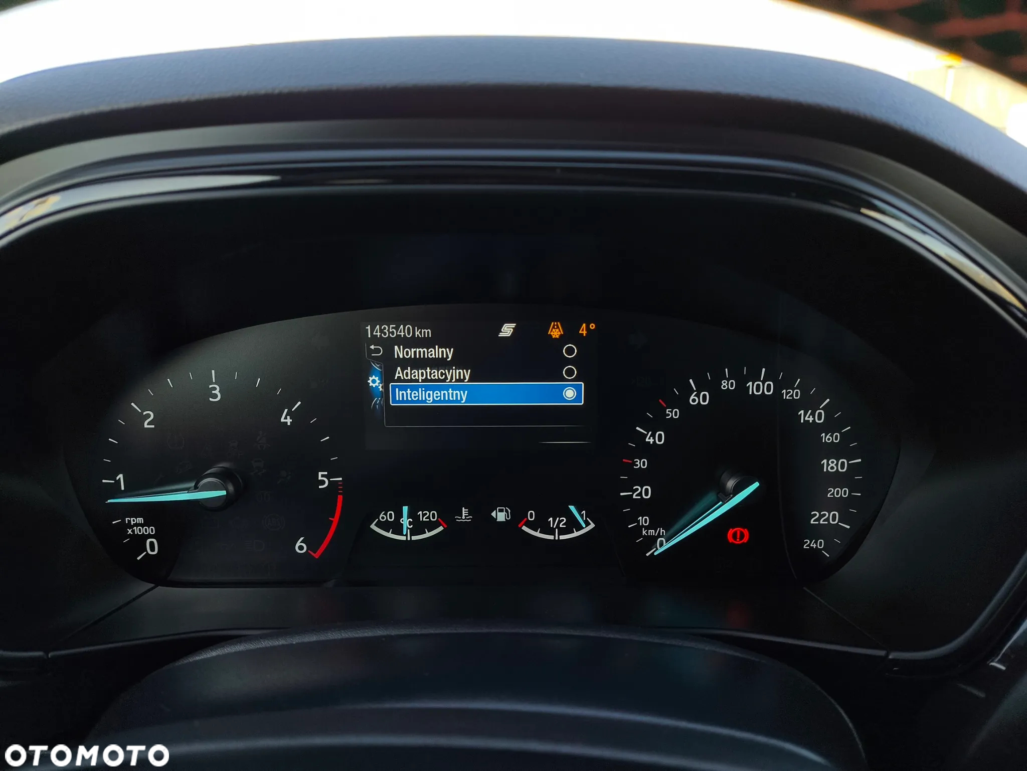 Ford Focus 1.5 EcoBlue Start-Stopp-System ST-LINE - 33