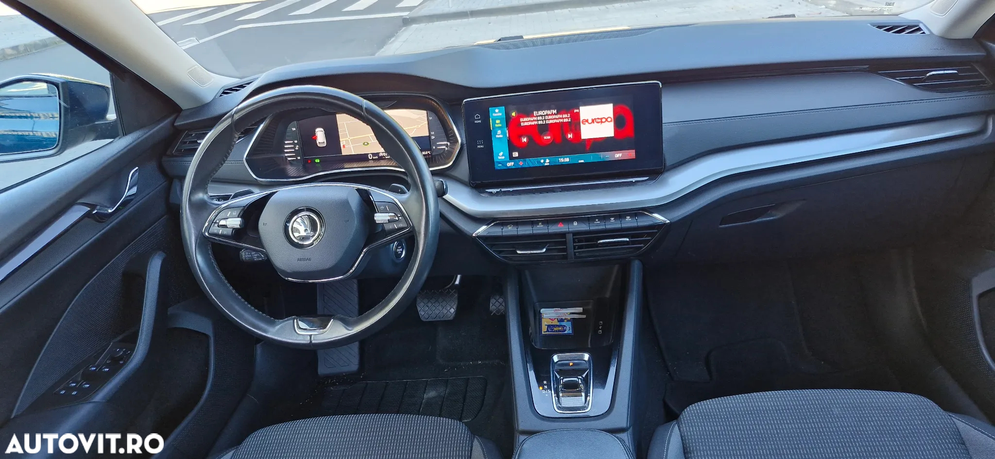 Skoda Octavia 2.0 TDI DSG Ambition - 4