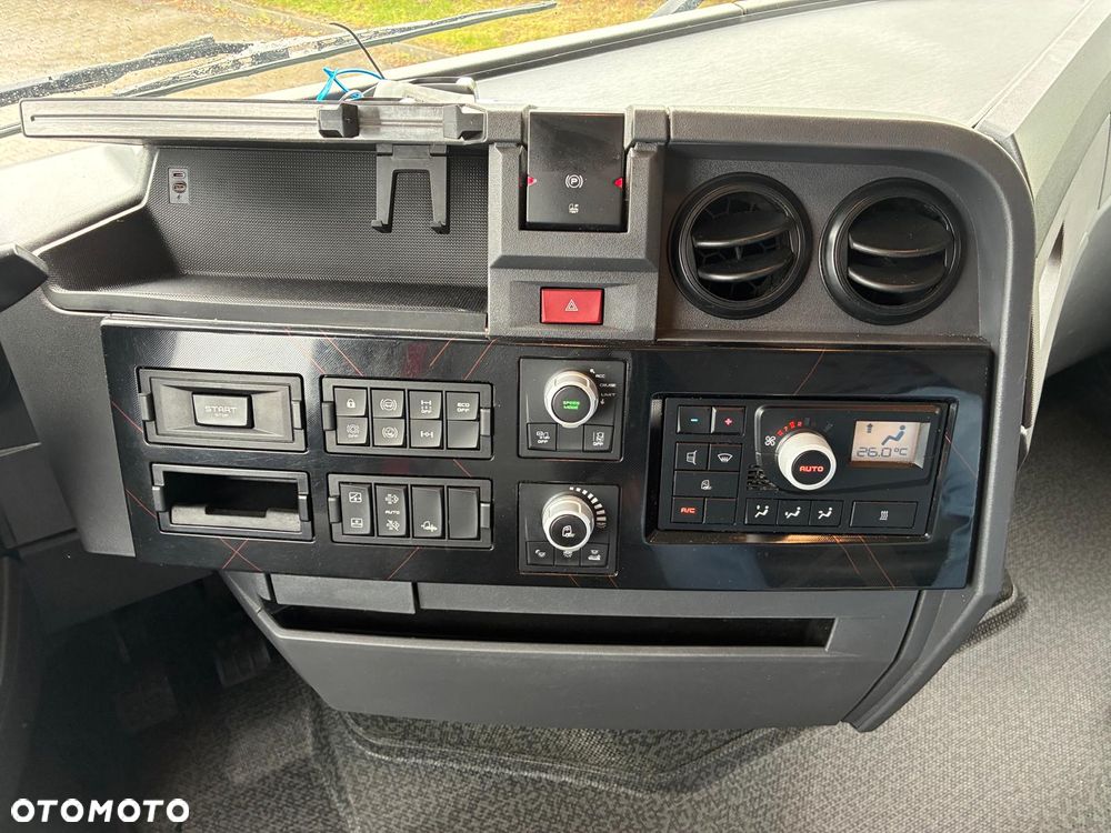 Renault T480 X-LOW High Sleeper Cab EVO - 14