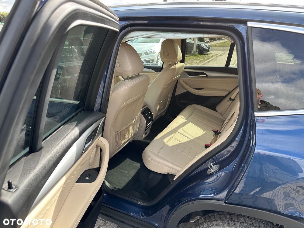 BMW X3 xDrive30i GPF Luxury Line - 9