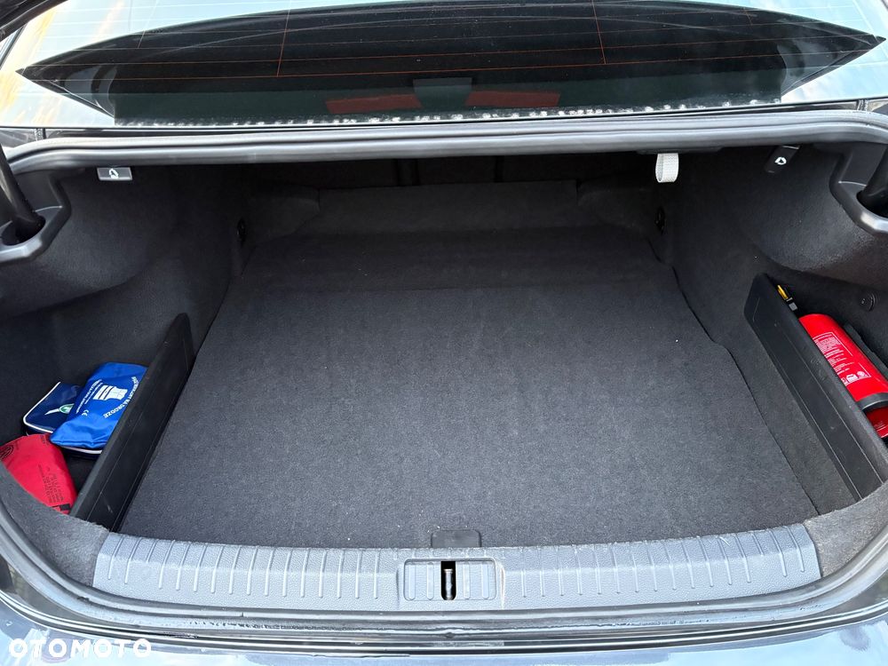 Volkswagen Passat 2.0 TSI Business DSG - 19