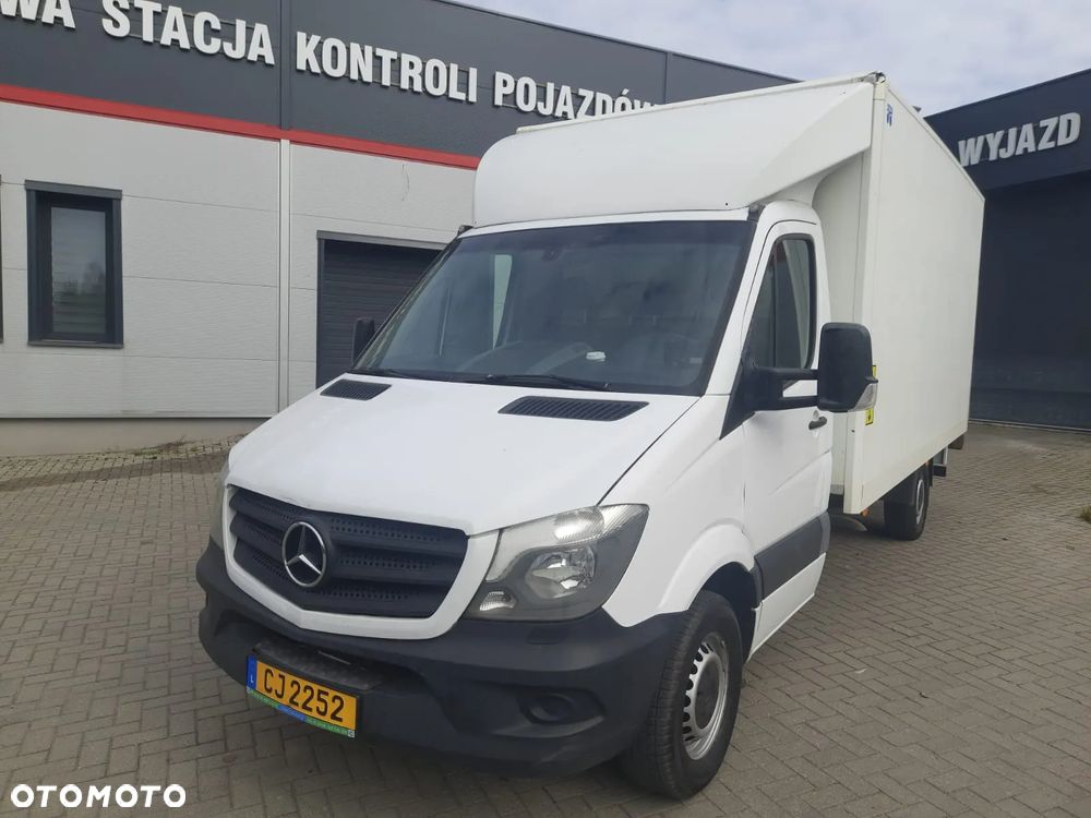 Mercedes-Benz Sprinter - 2