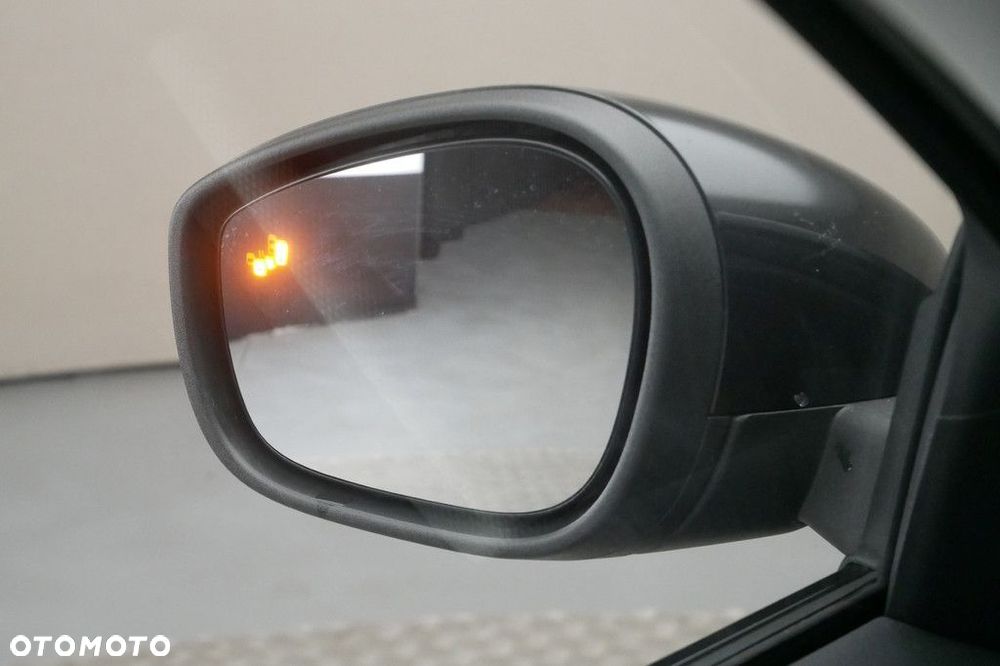 Ford Mustang Mach-E - 34