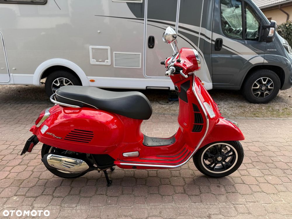 Piaggio Vespa - 18