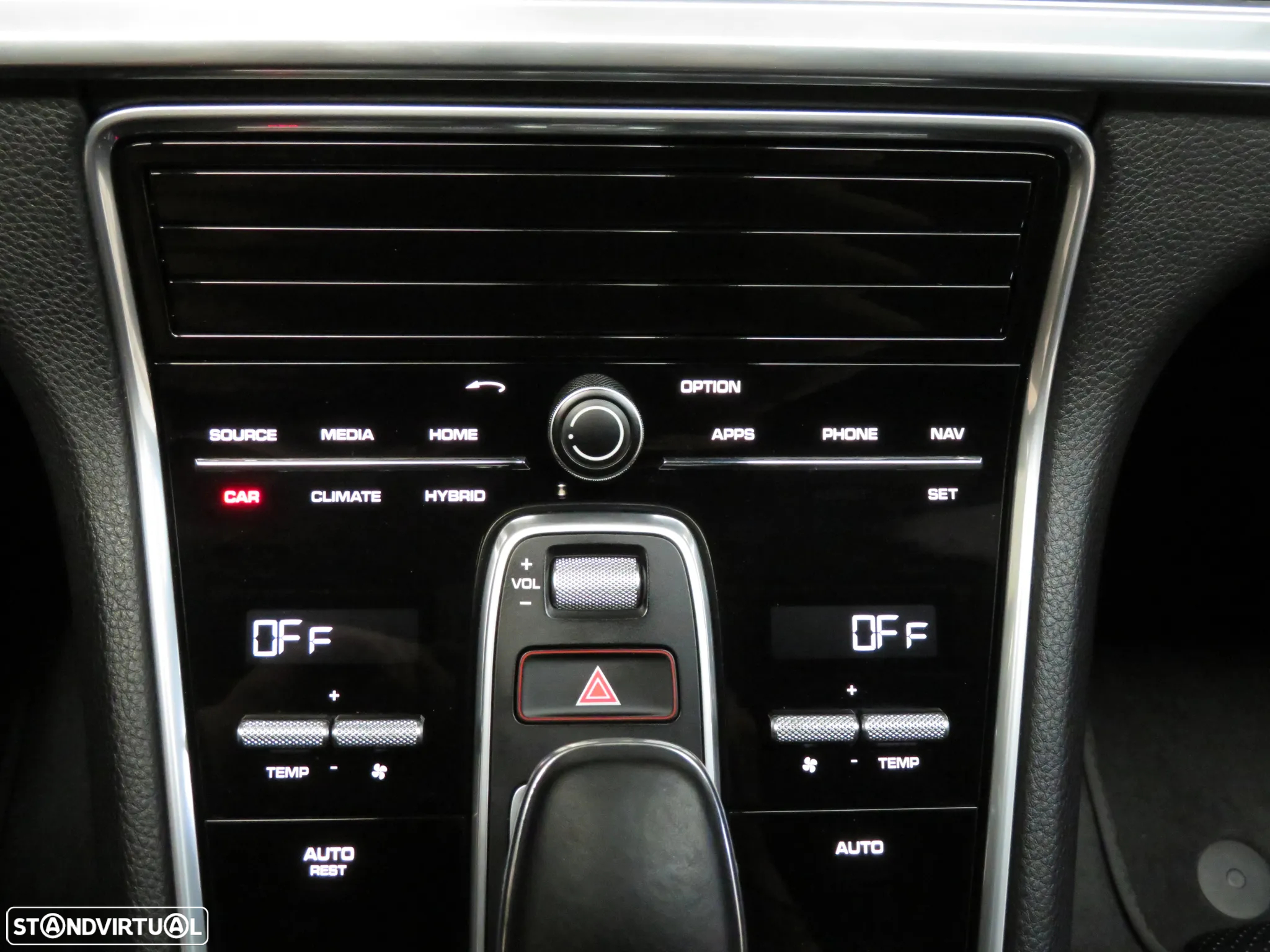 Porsche Panamera 4 E-Hybrid - 33