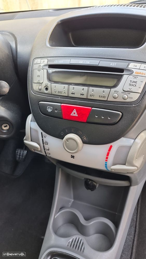 Peugeot 107 1.0 Urban Style - 10