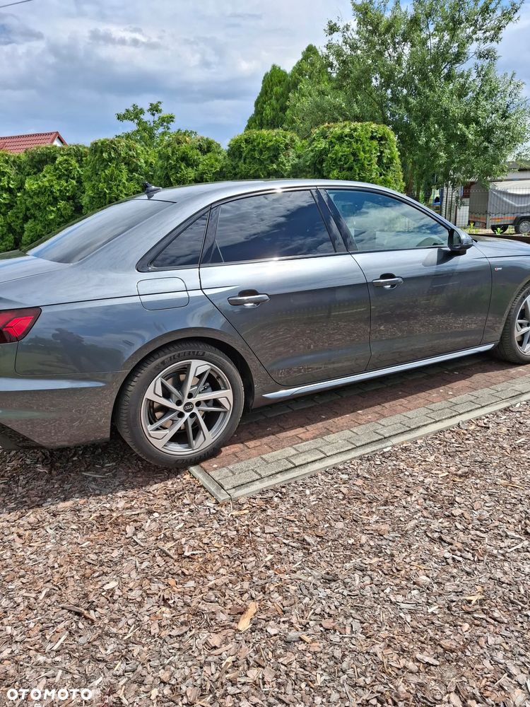 Audi A4 Limousine 35 TFSI mHEV S Line S tronic - 4